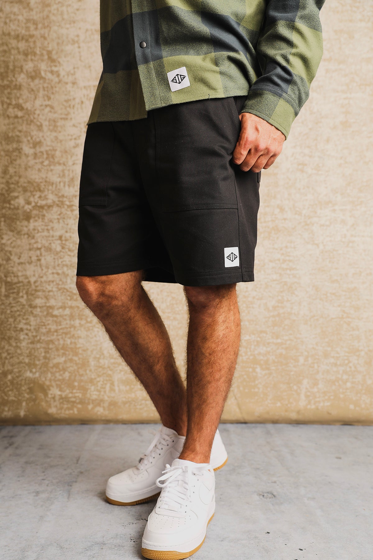 signature clothing shorts in black